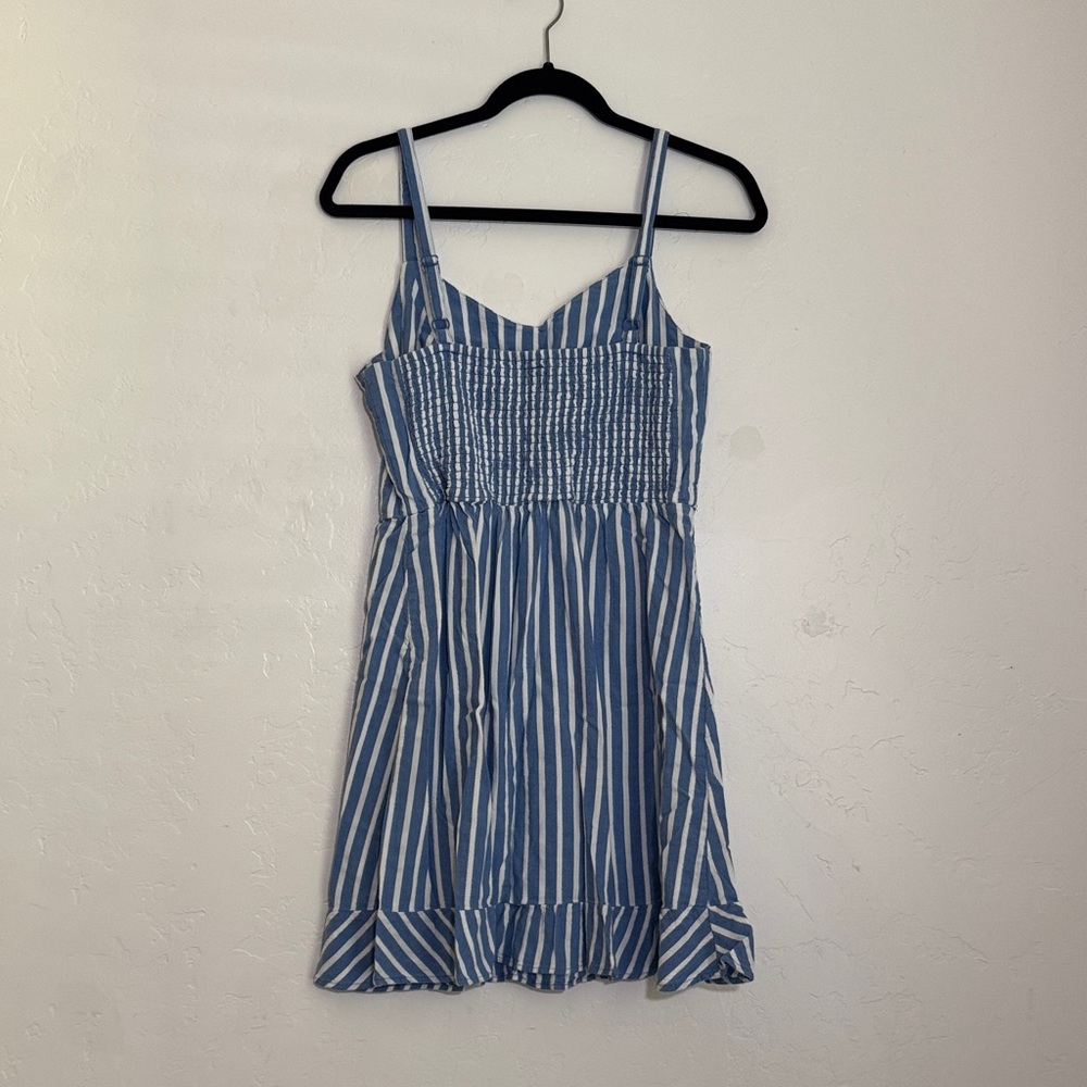 Old Navy Blue and White Textured dress - Picture 4 of 4